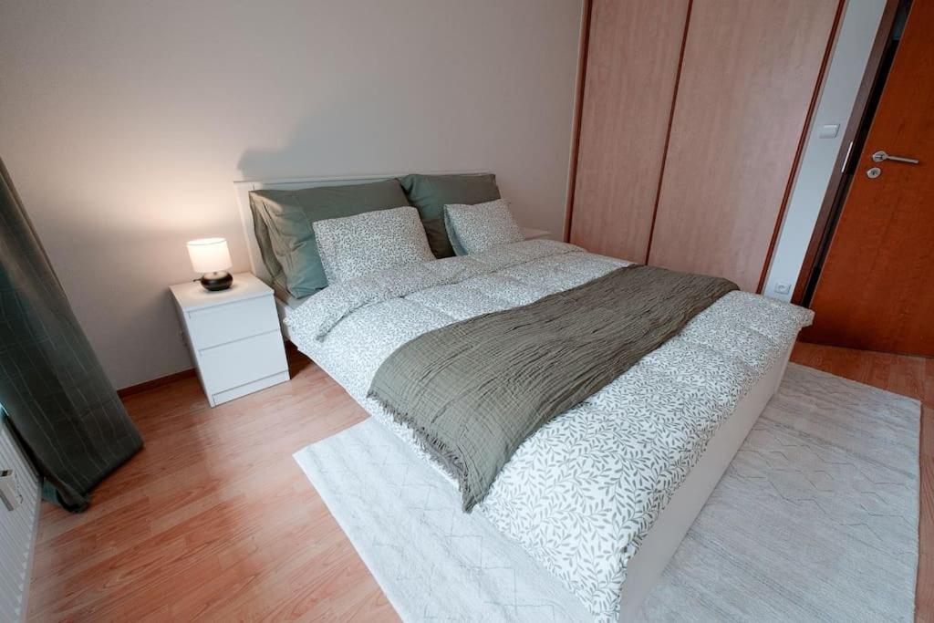Apartman U Metra, 4 Hoste, Parking Free, Blizko O2 Arena Prag Dış mekan fotoğraf