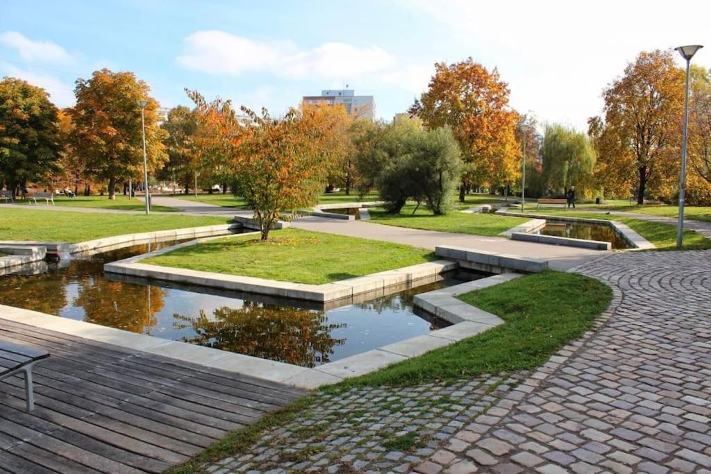Apartman U Metra, 4 Hoste, Parking Free, Blizko O2 Arena Prag Dış mekan fotoğraf